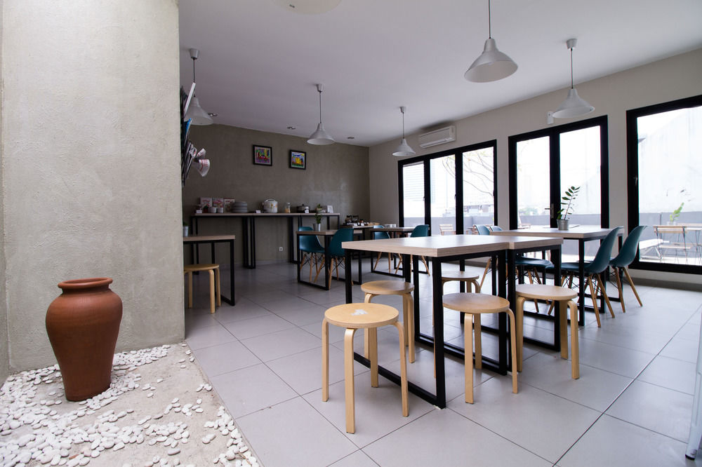 Reddoorz Plus @ Setiabudi Eight Jakarta Exterior photo